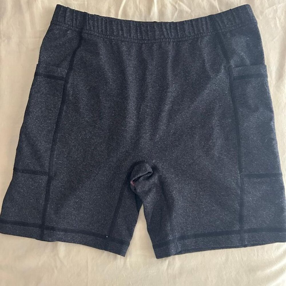 Charcoal Gray Gypsy Runner 7" shorts, EUC, XL